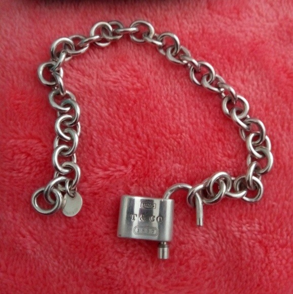 *SOLD* Tiffany & Co. 1837 lock bracelet - Picture 3 of 5